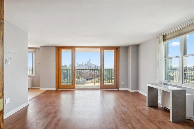 Building Photo - 380 Mountain Rd