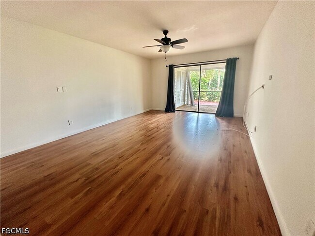 Building Photo - 209 Pinebrook Dr