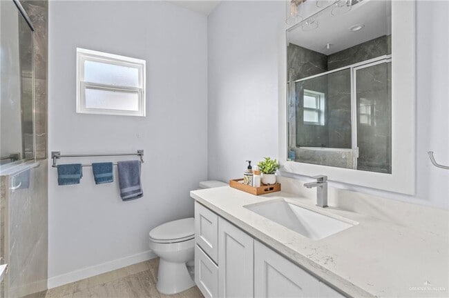 Building Photo - 17 6th St