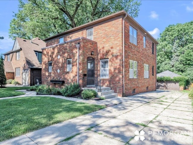 Building Photo - 2 bedroom duplex for rent in Midtown!