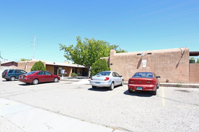 Primary Photo - 600 Arno St NE