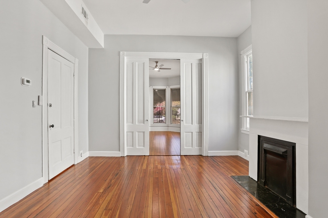 Building Photo - 1112 Barnard St