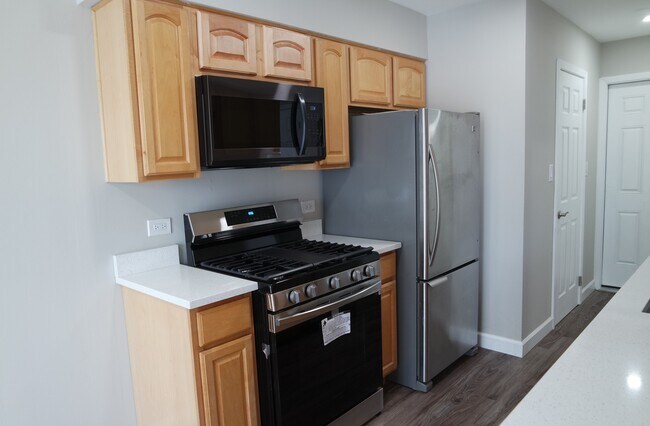 Building Photo - 411 Stevenson Pl