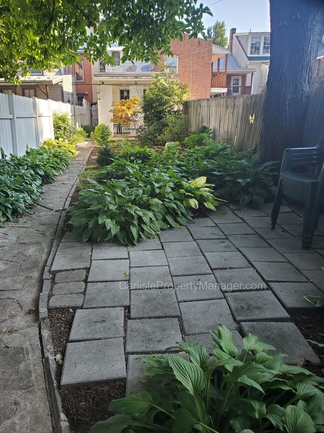 Building Photo - Historic downtown Carlisle townhouse for r...