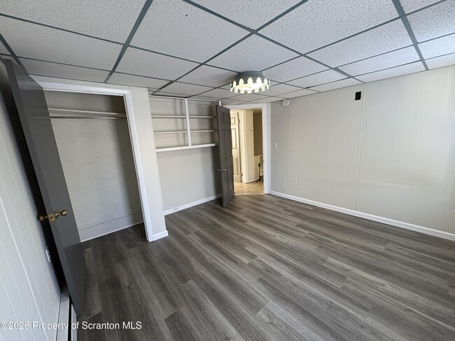 Building Photo - 513 Oak St