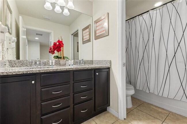 Building Photo - 1905 Majorca Dr