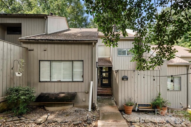 Building Photo - 222 Riverview Terrace