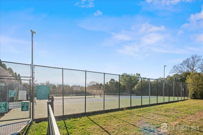 Building Photo - 60 Hampshire Dr