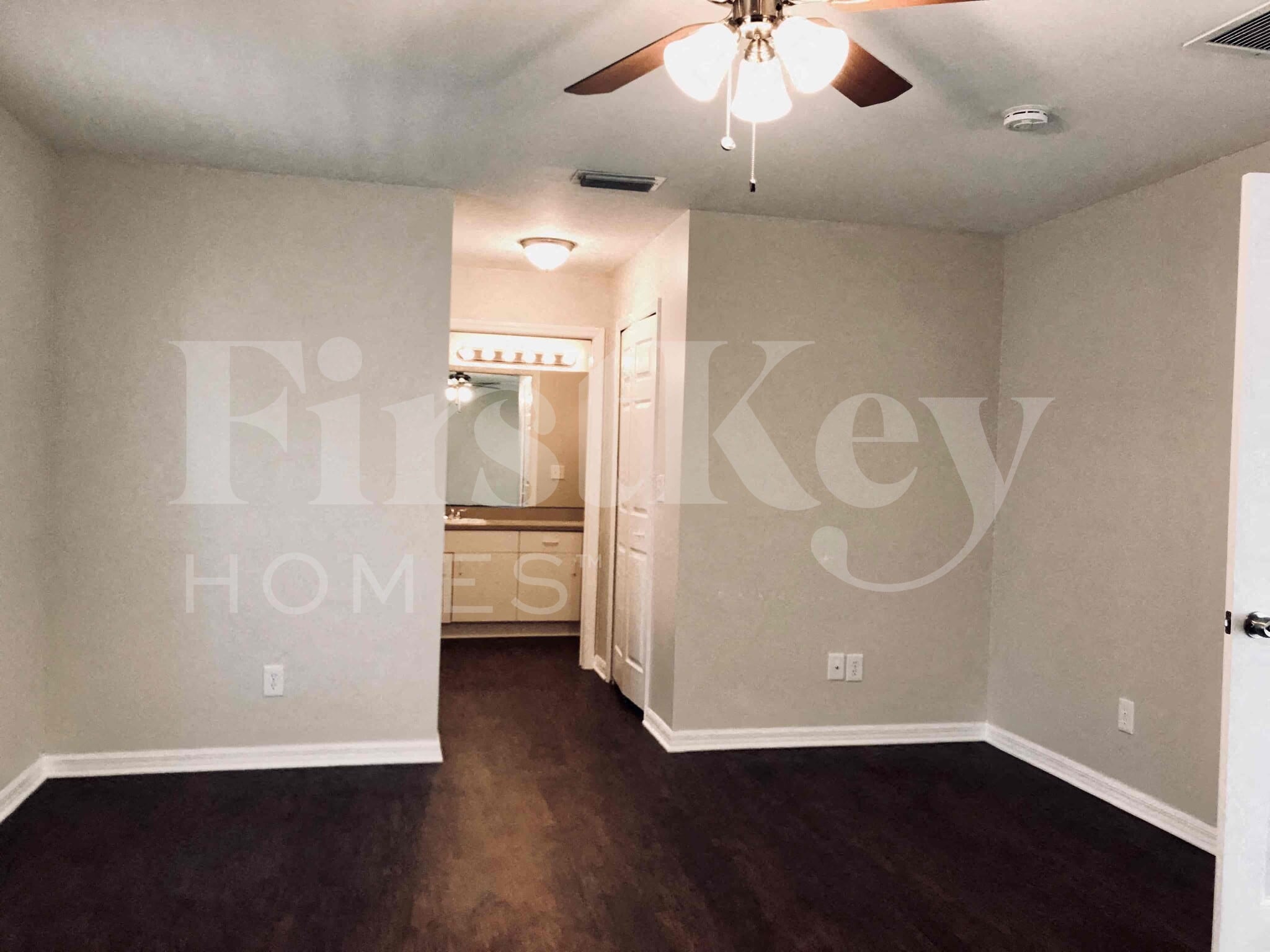 Building Photo - 1016 SW 37th Terrace