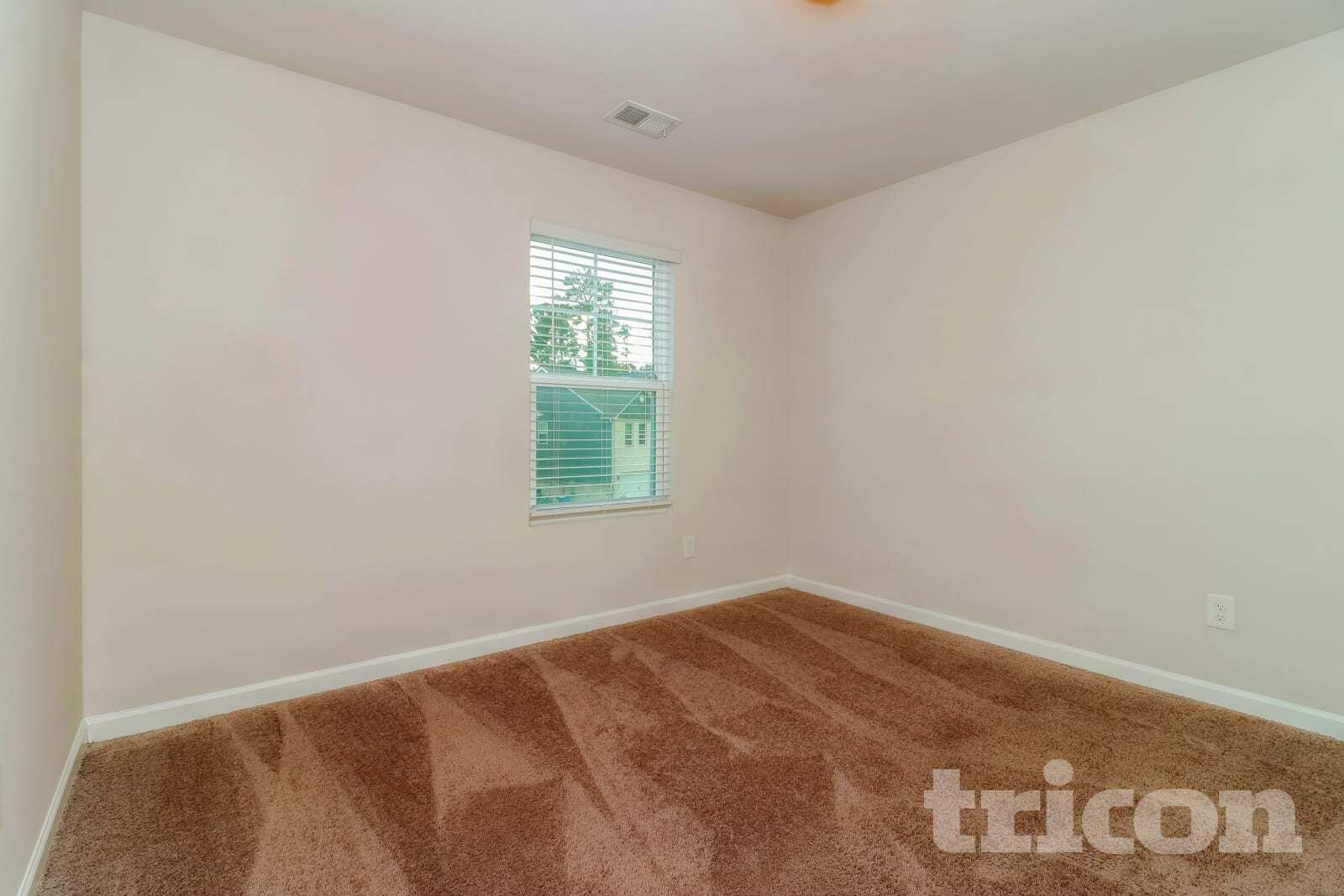 Building Photo - 2977 McKenzie Dr