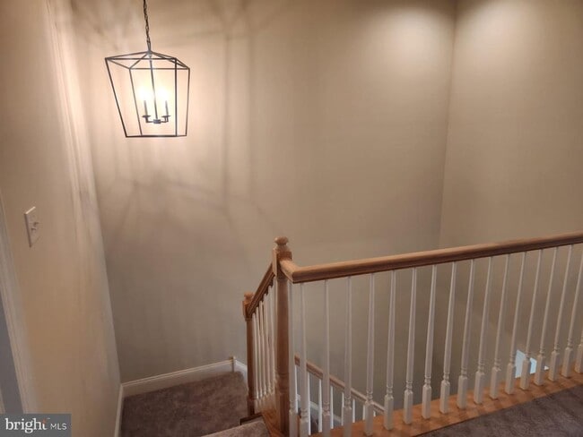 Building Photo - 328 Foxtail Ln