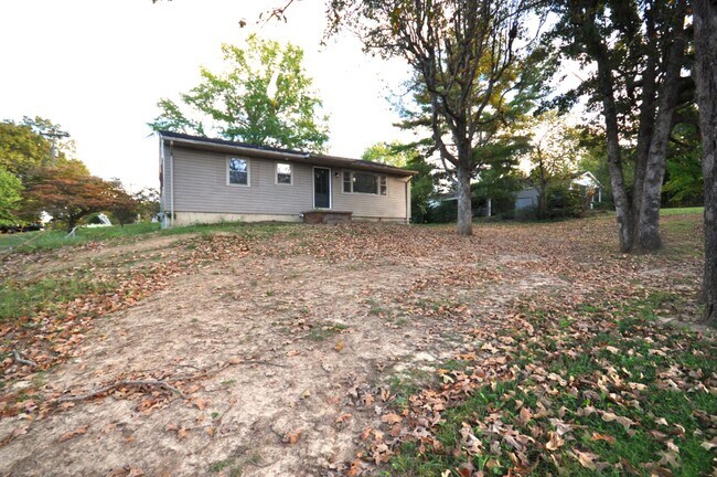Building Photo - 102 Highland Dr
