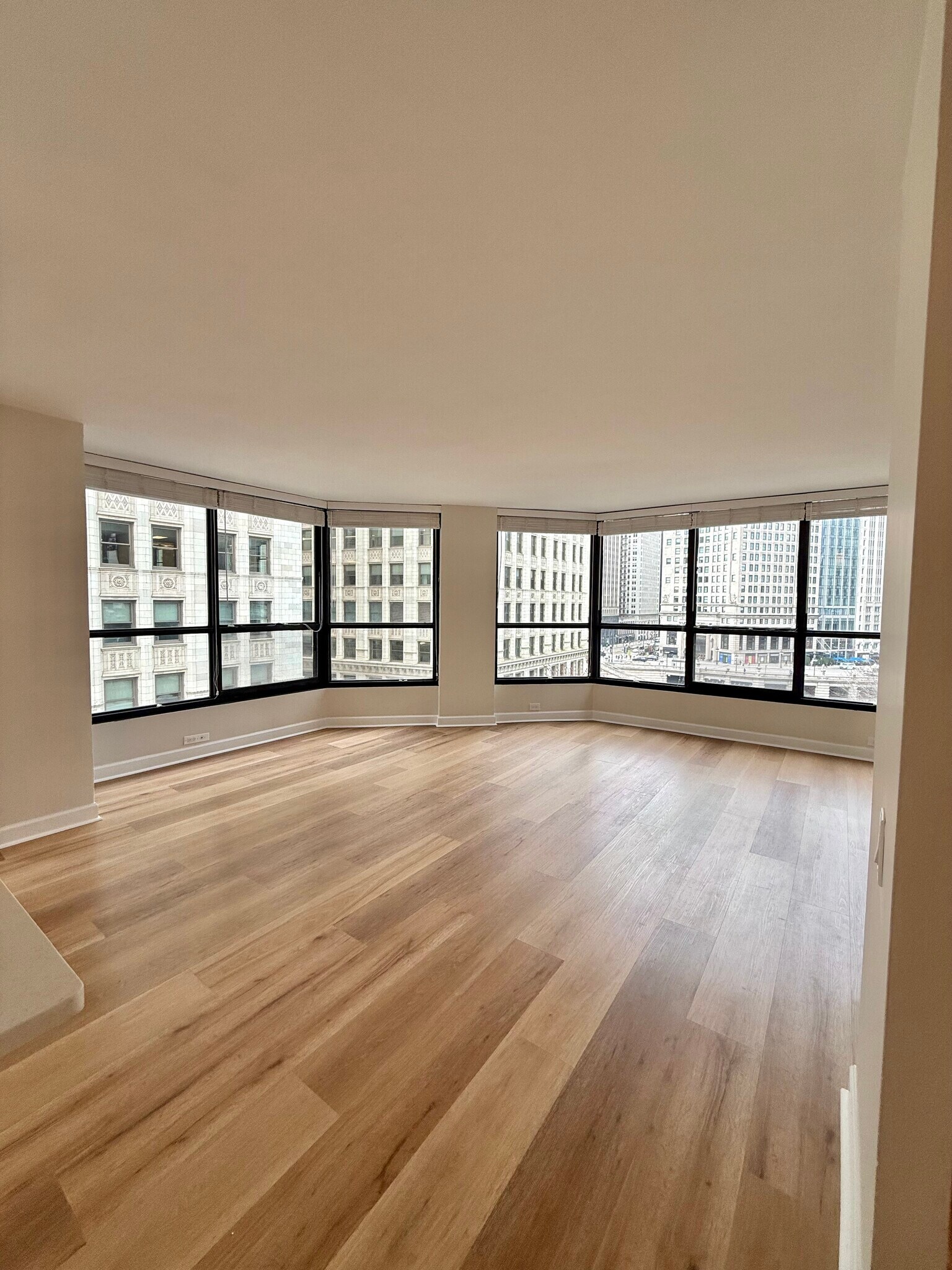 Building Photo - 405 N Wabash Ave