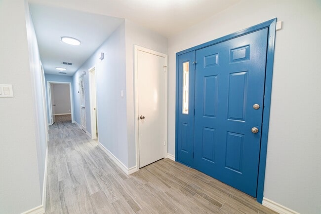 Building Photo - 8655 Northridge Loop