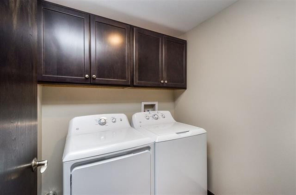 Building Photo - 2863 Spring Rose Circle