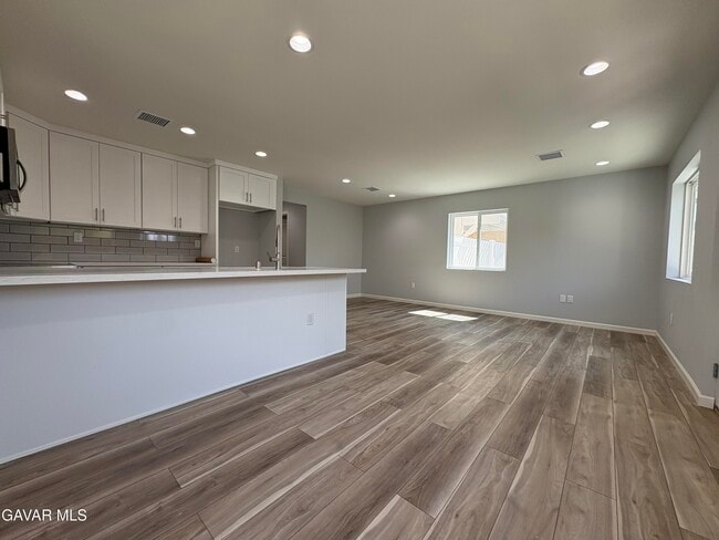 Building Photo - 3767 Noll Dr