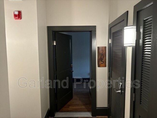 Building Photo - 73 W Main St