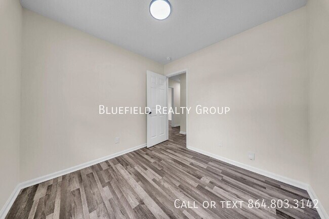 Building Photo - 130 Harmony Dr