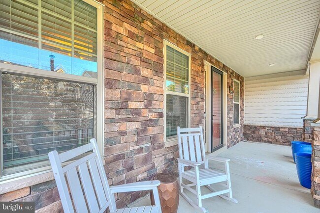 Building Photo - 7142 Starmount Ct