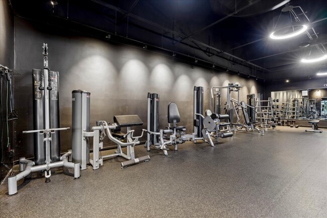 Building Photo - 5415 N Sheridan Rd