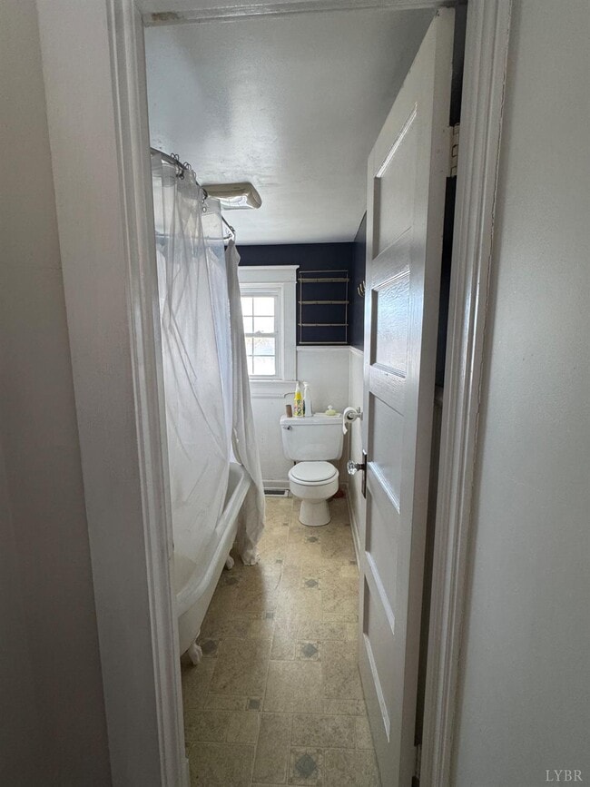 Building Photo - 1506 Hamilton Dr