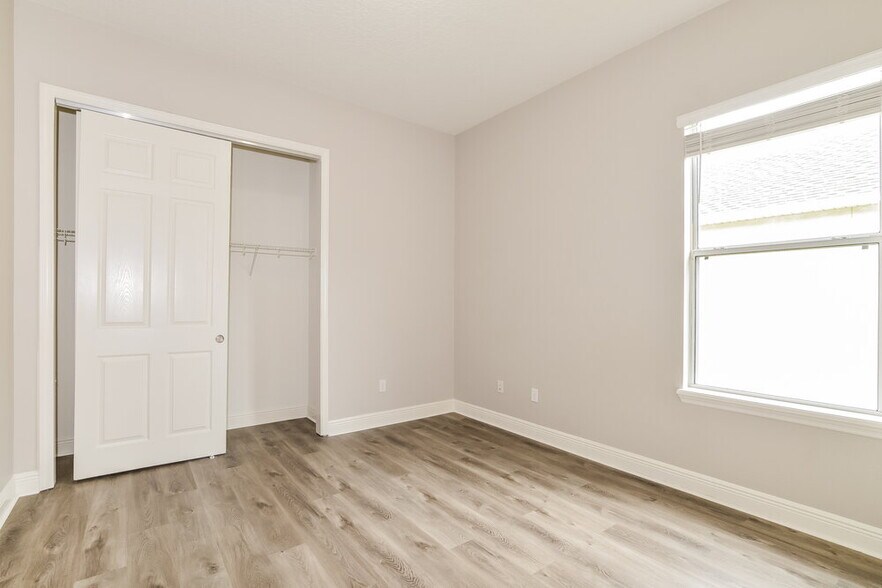 Building Photo - 1174 Green Vista Cir
