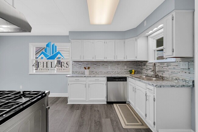 Building Photo - 648 Stewart Ct