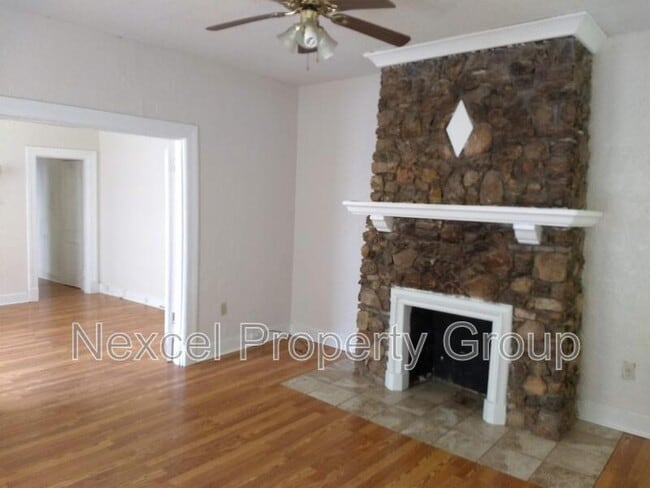 Building Photo - 785 E Pkwy S