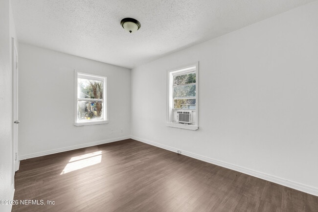 Building Photo - 1227 Dena St