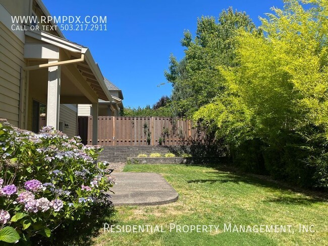 Building Photo - Sought After Arbor Heights Home with Commu...