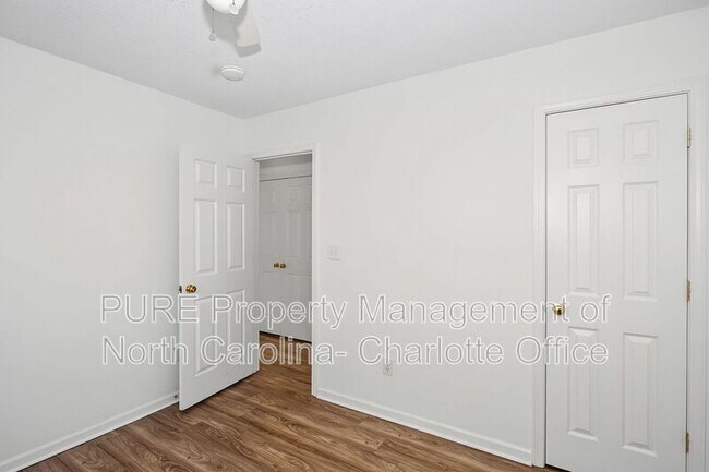Building Photo - 2910 Bridgeville Ln