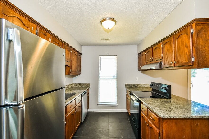 Building Photo - 7083 Layne Dr
