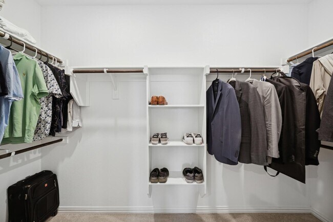 Building Photo - 10040 Thornapple Rd