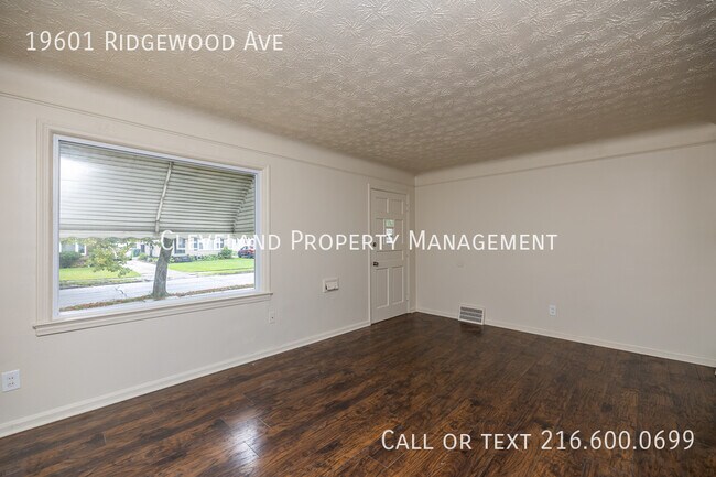 Building Photo - 19601 Ridgewood Ave