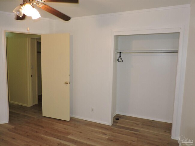 Building Photo - 146 Drew Cir