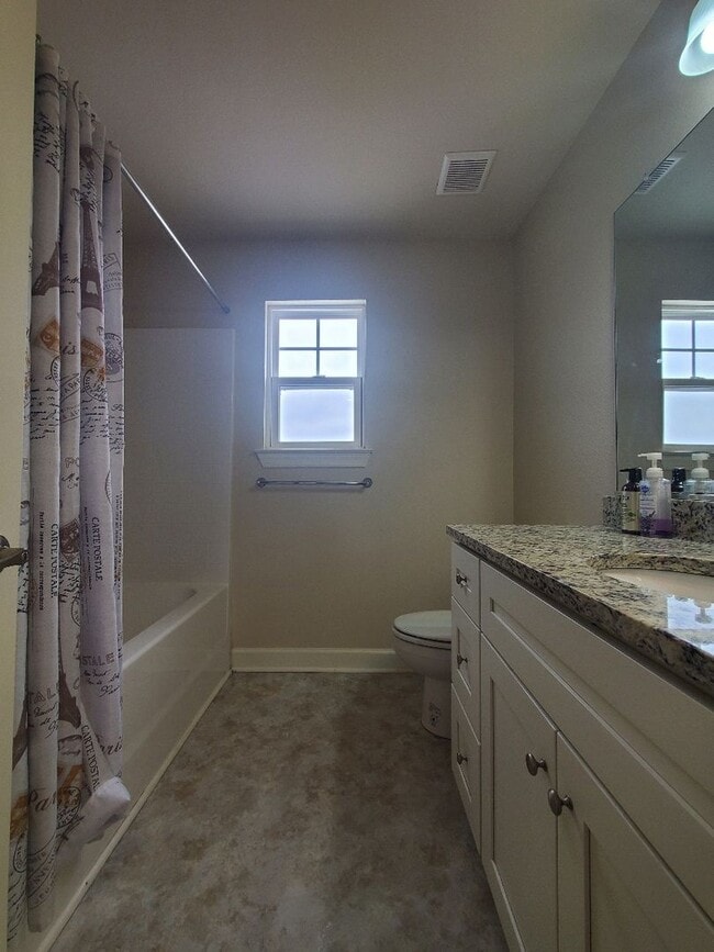 Building Photo - Luxurious 4BR/2.5BA Home with Spacious Living Spaces and Elegant Touches