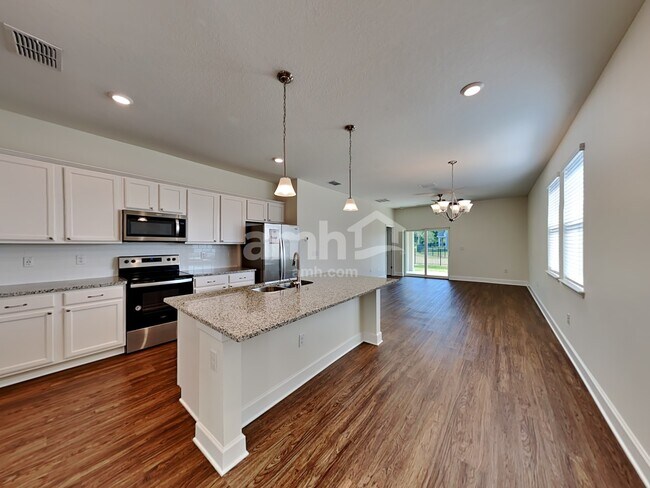 Building Photo - 922 Walden Woods Dr