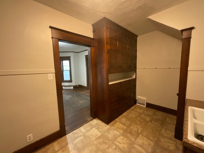 Building Photo - 1212 18th St NW