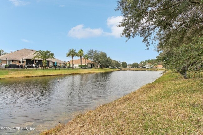 Building Photo - 14018 Fish Eagle Dr E