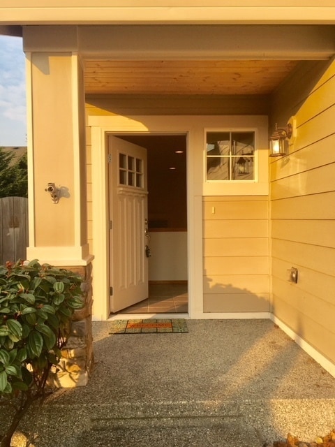 Building Photo - Spacious 3 Bedroom 2.5 Bathroom Home in Lake Stevens!
