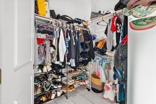 Building Photo - 2614 Vista del Sol