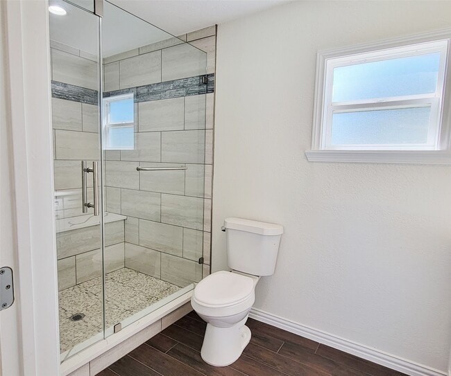 Building Photo - 519 N Shady Ln