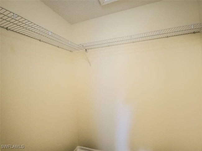 Building Photo - 4209 Castlewood Dr
