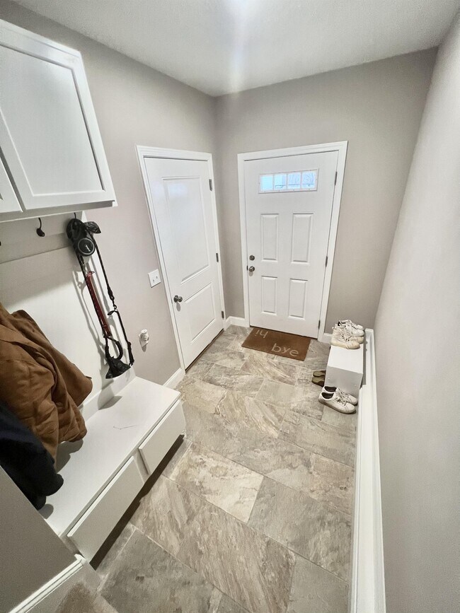 Building Photo - 2034 Mountain Ash Ln