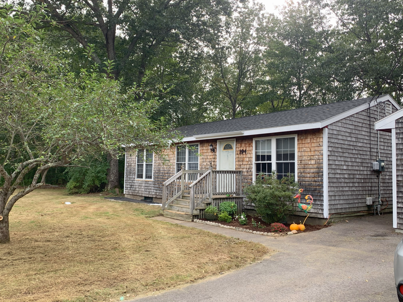 Building Photo - 194 Westview Dr