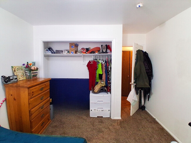 Building Photo - 1728 N 550 W