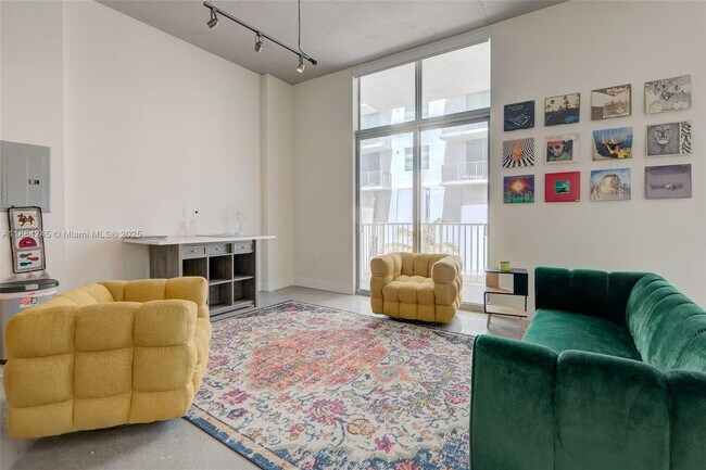 Building Photo - 2100 Van Buren St