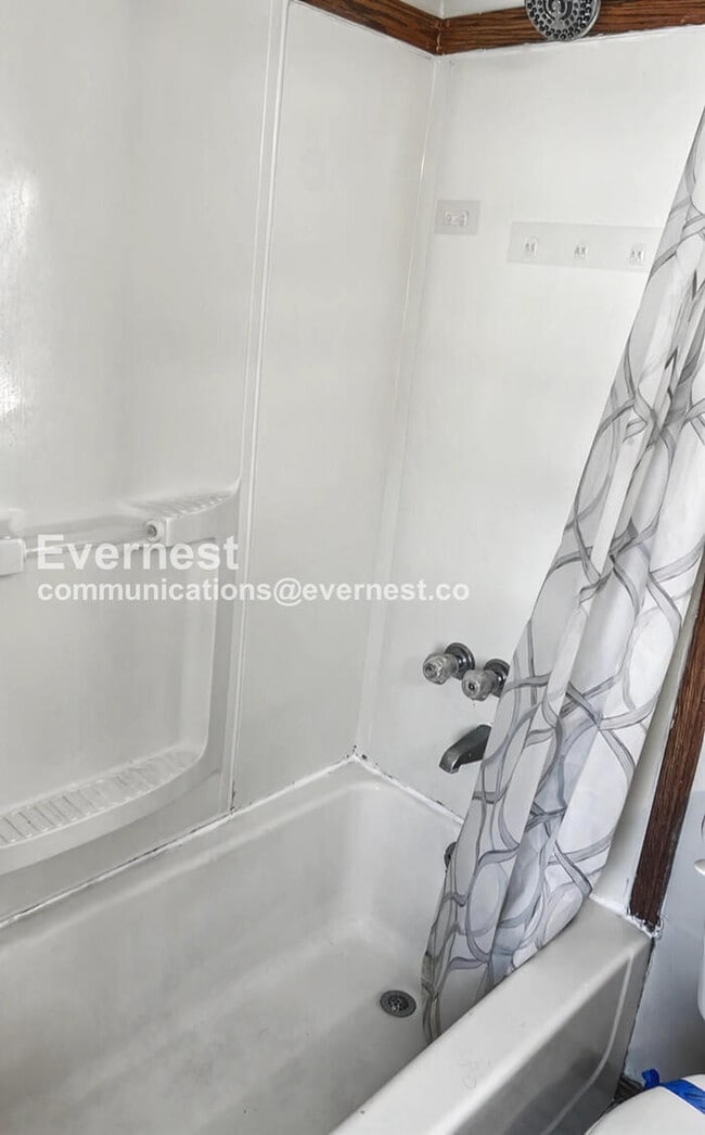 Building Photo - 1187 Murray Ave