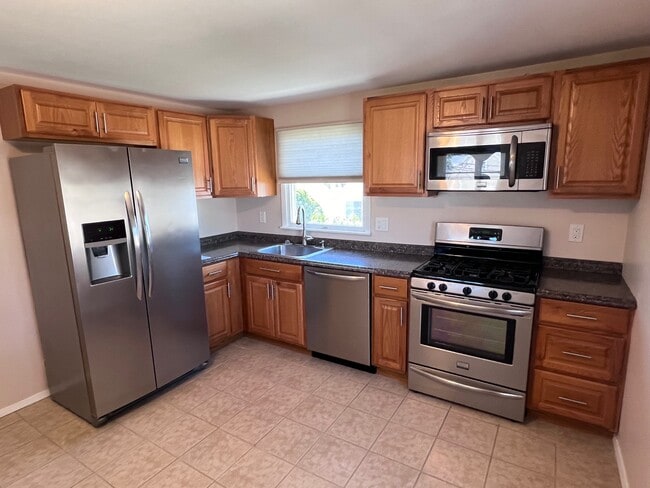 Building Photo - 119 E Alhambra Ave