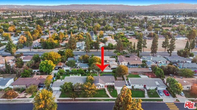 Building Photo - 18334 Los Alimos St